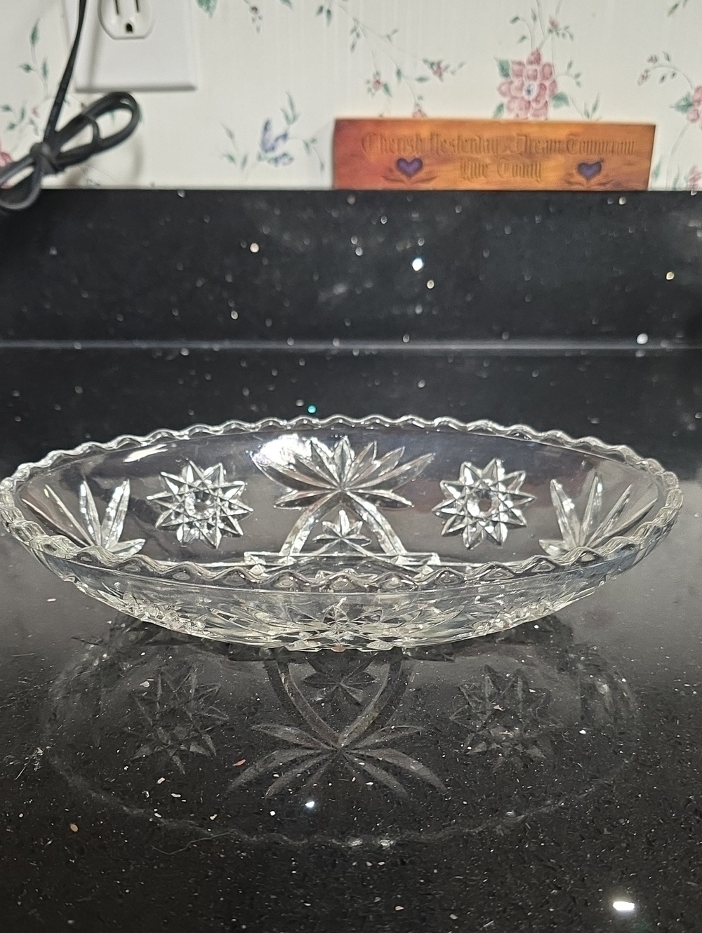 Vintage. Like New. Anchor Hocking 9" Star Of David Serving Dish